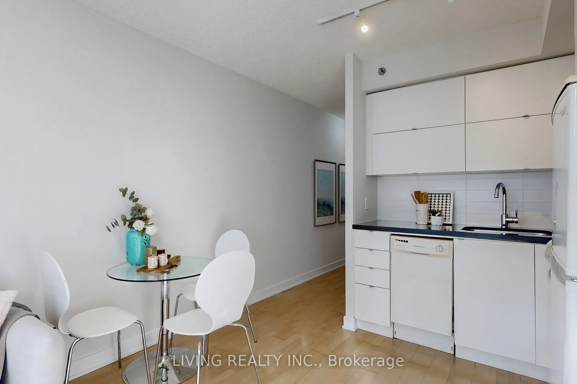 21 Nelson St, #605