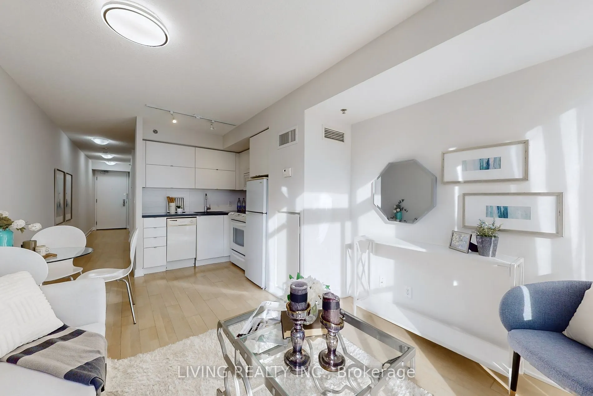21 Nelson St, #605
