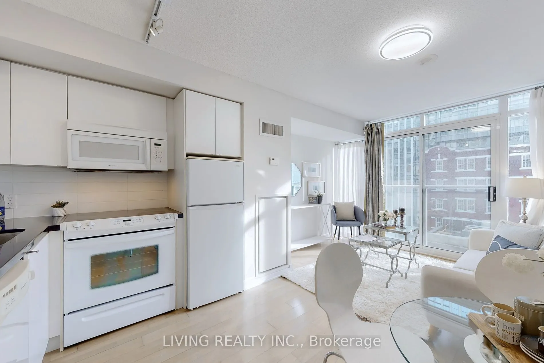 21 Nelson St, #605