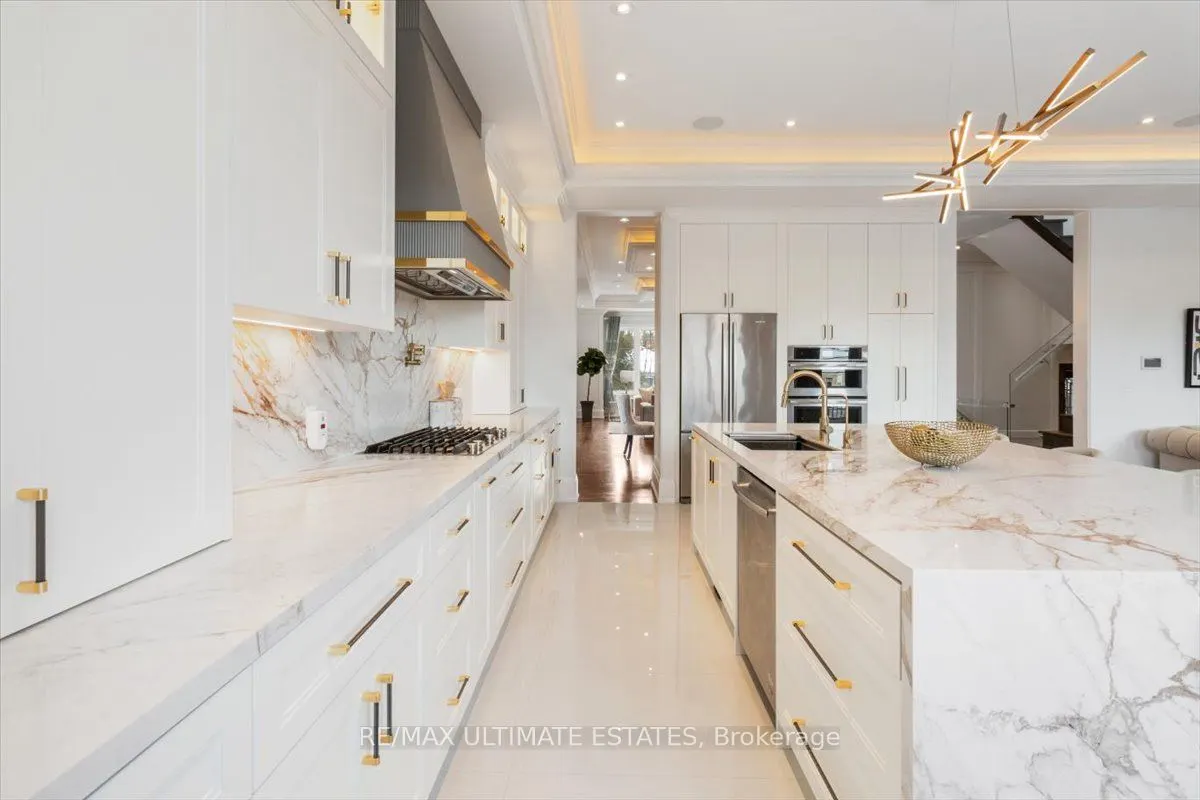 26 Madawaska Ave