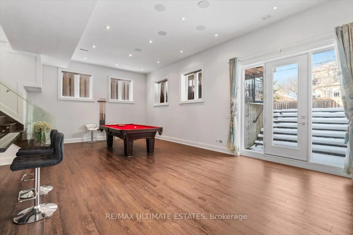 26 Madawaska Ave