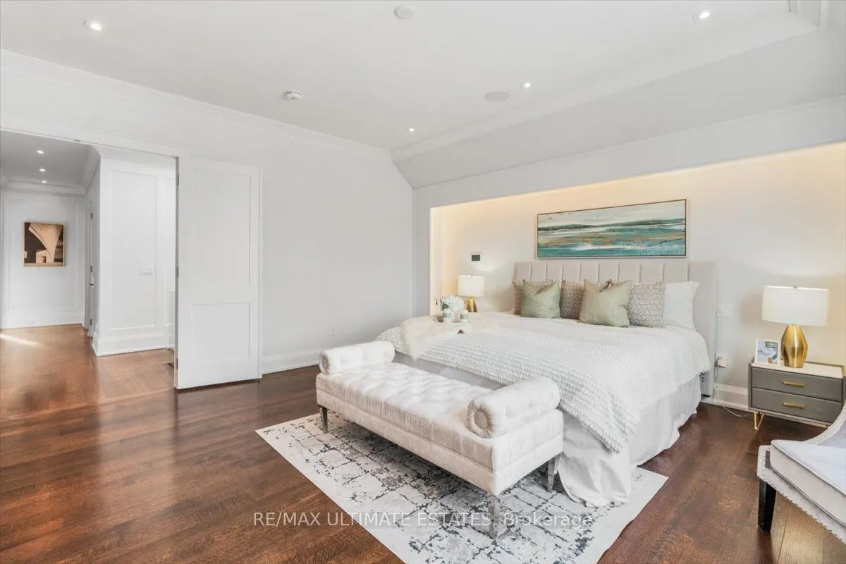 26 Madawaska Ave