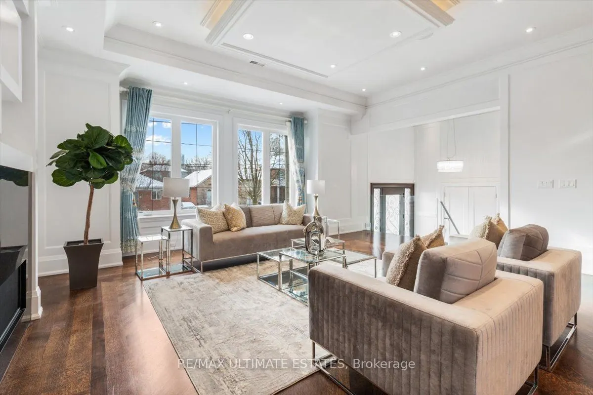 26 Madawaska Ave