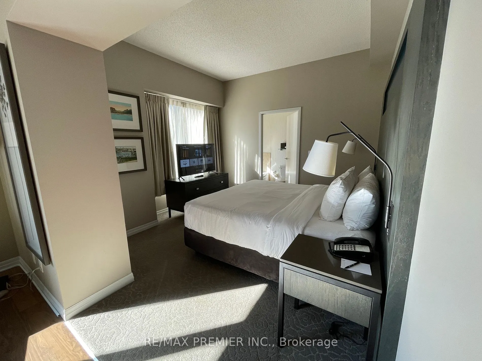 1 King Street W, #3012