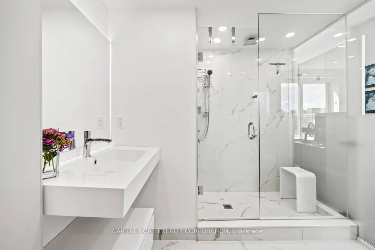 168 King Street E, #1402