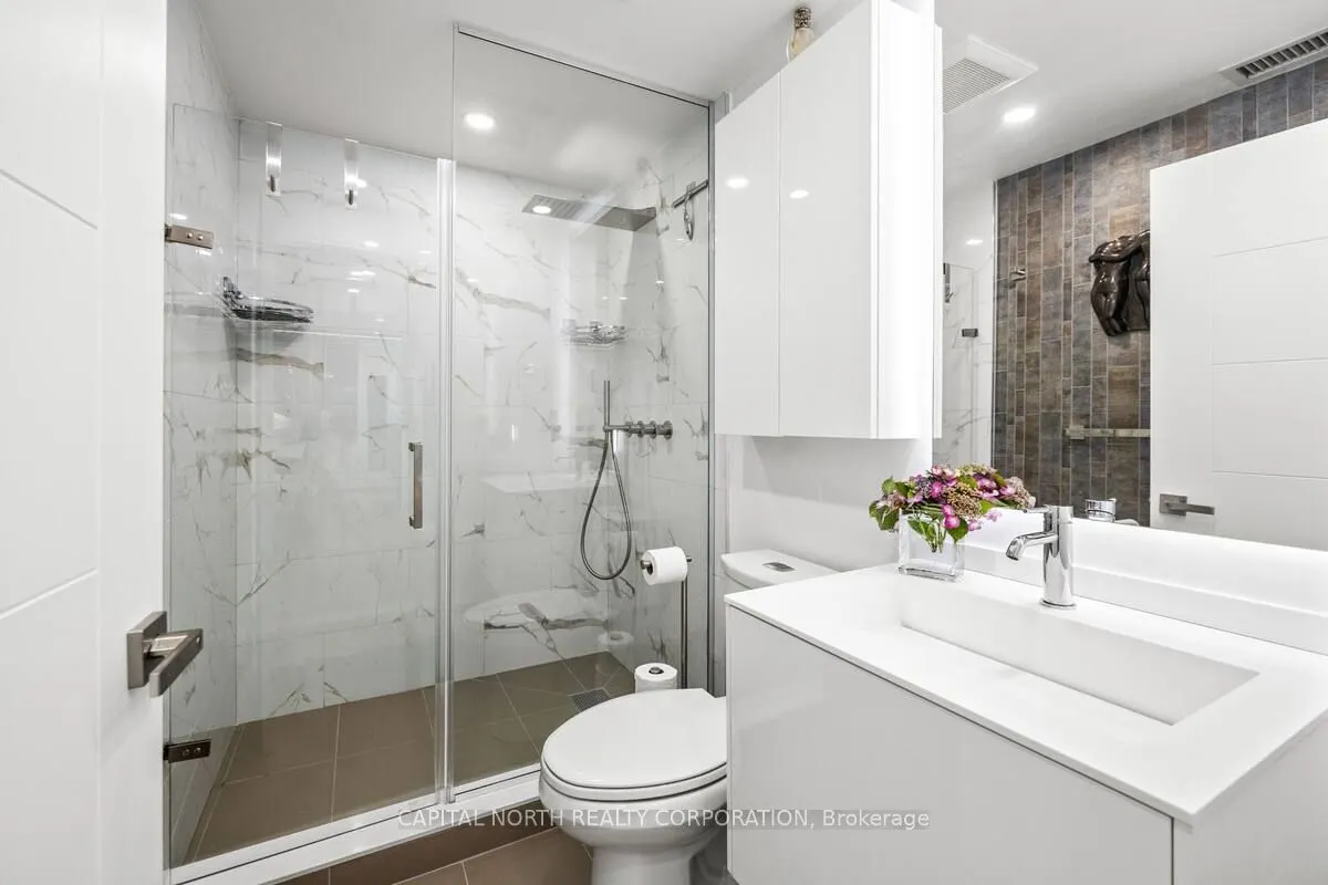 168 King Street E, #1402