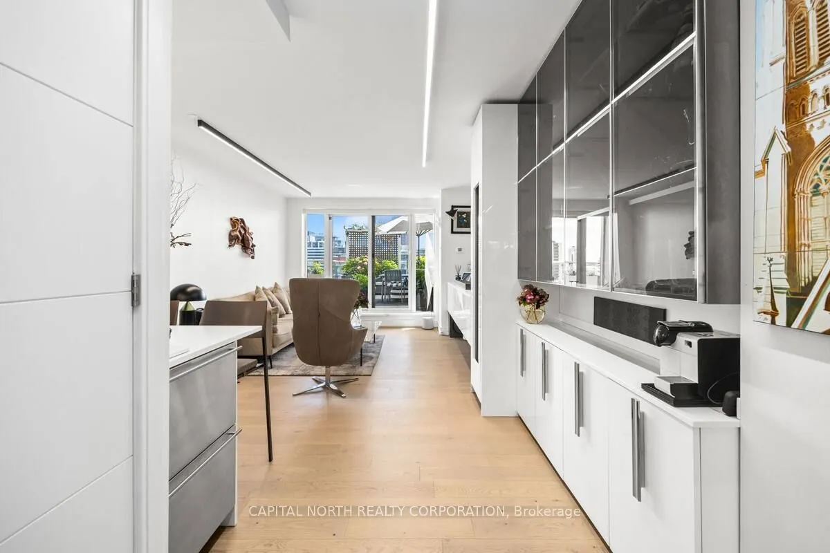 168 King Street E, #1402