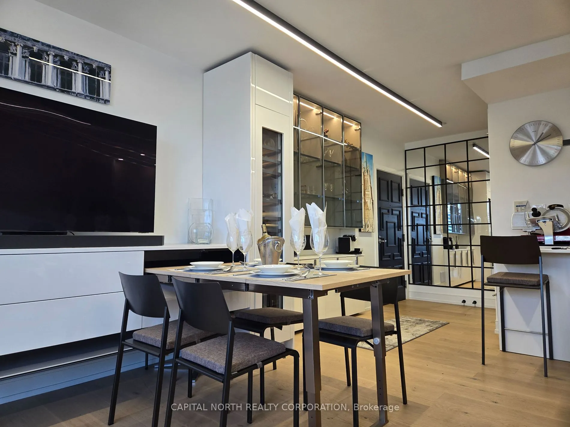 168 King Street E, #1402