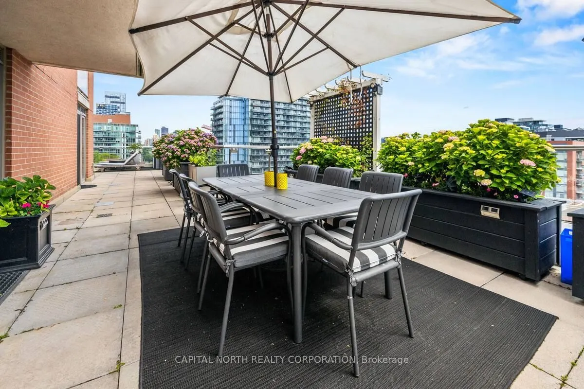 168 King Street E, #1402