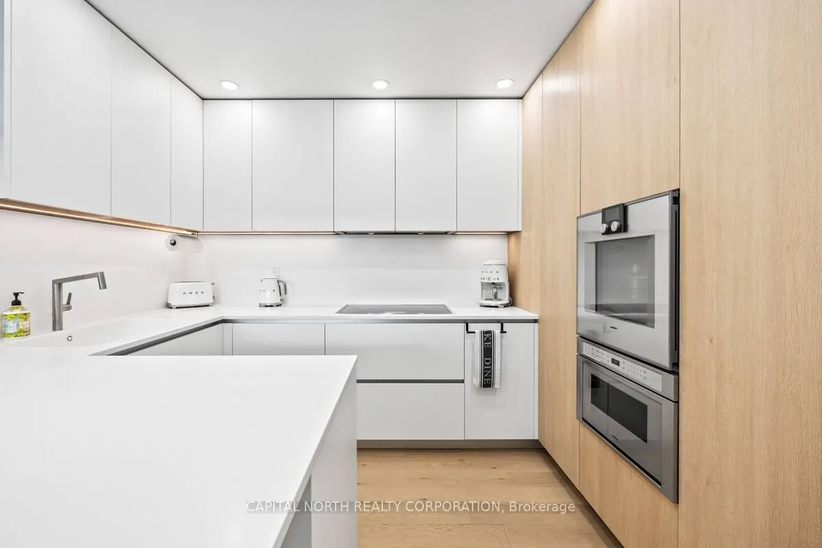 168 King Street E, #1402