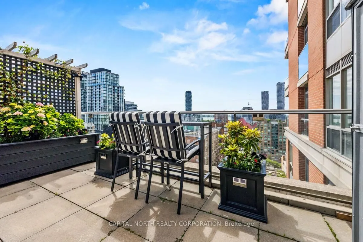 168 King Street E, #1402