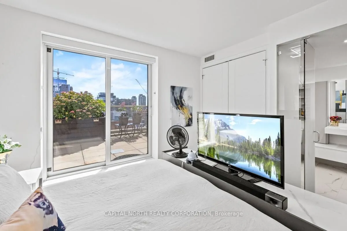 168 King Street E, #1402