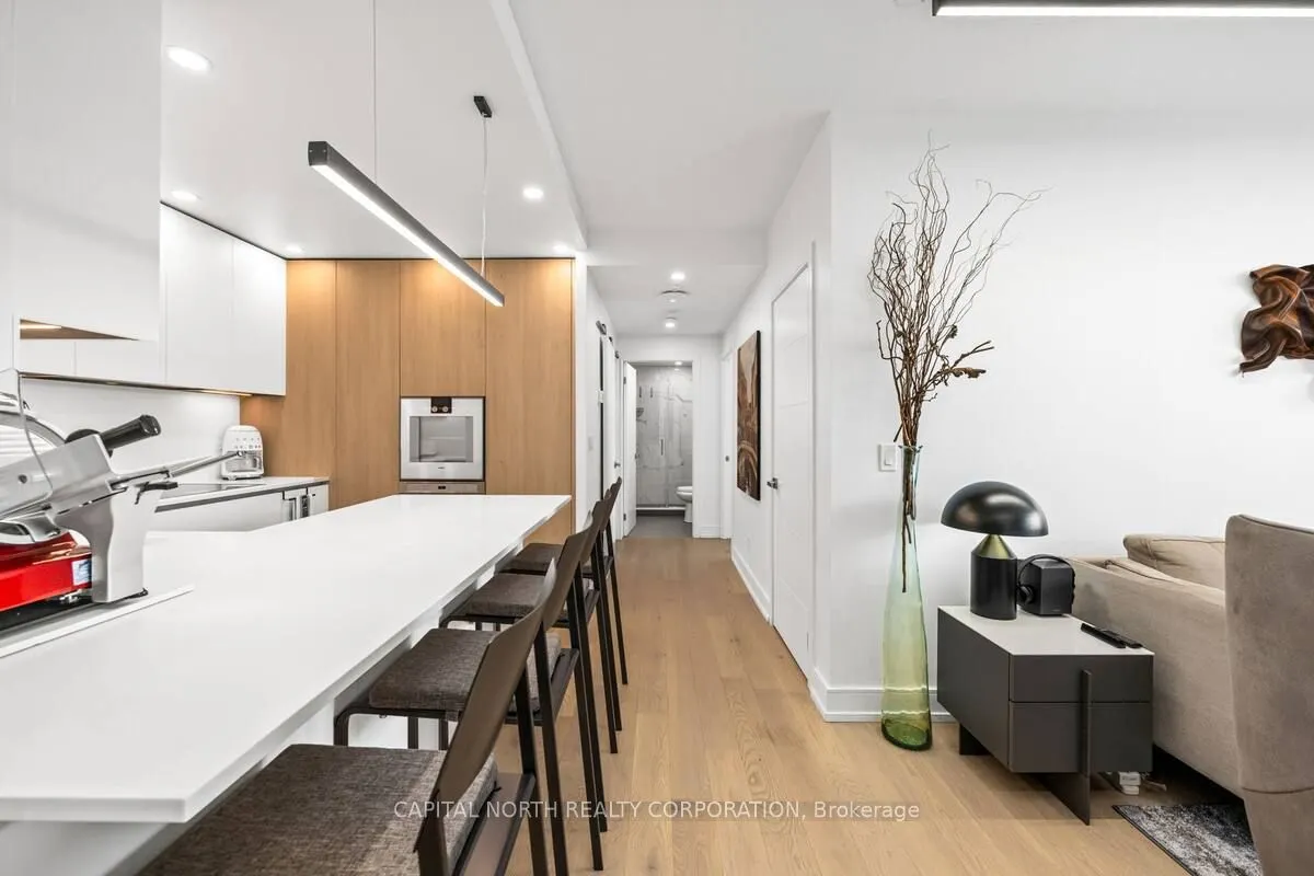 168 King Street E, #1402