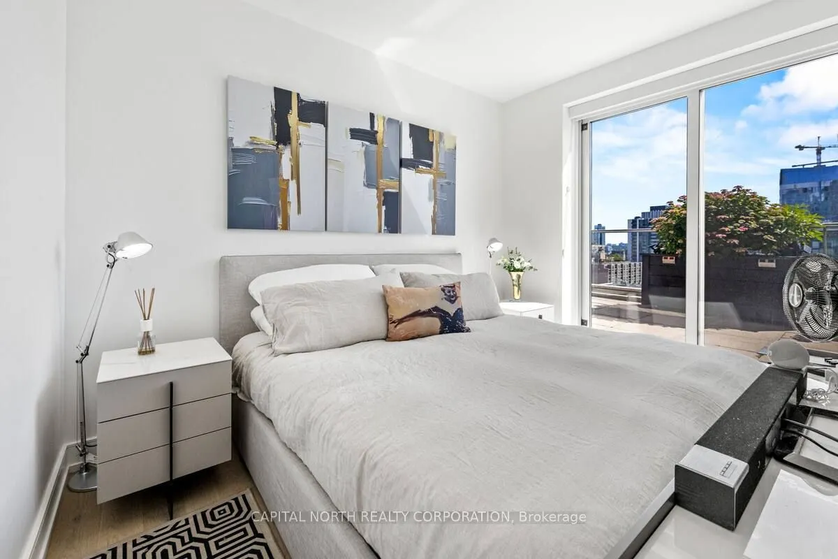168 King Street E, #1402