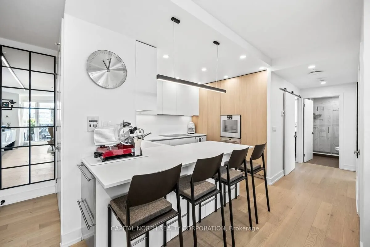 168 King Street E, #1402