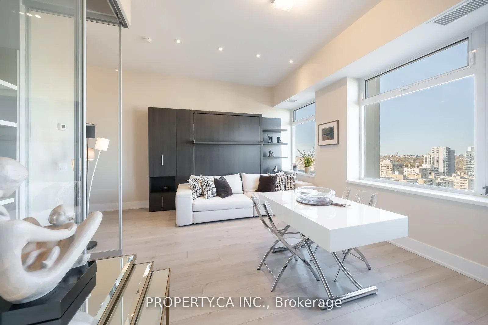 111 St Clair Avenue W, #1728