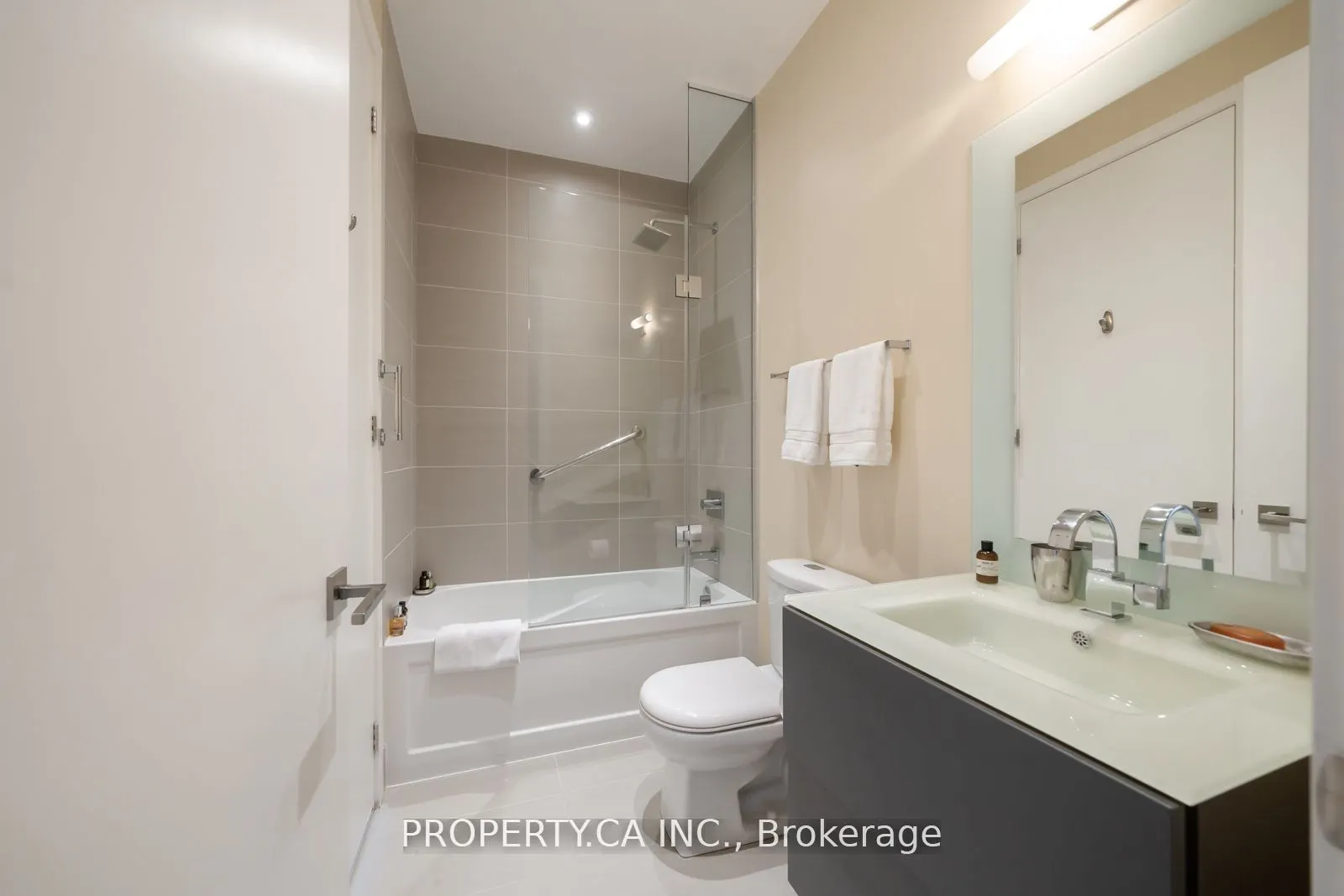 111 St Clair Avenue W, #1728