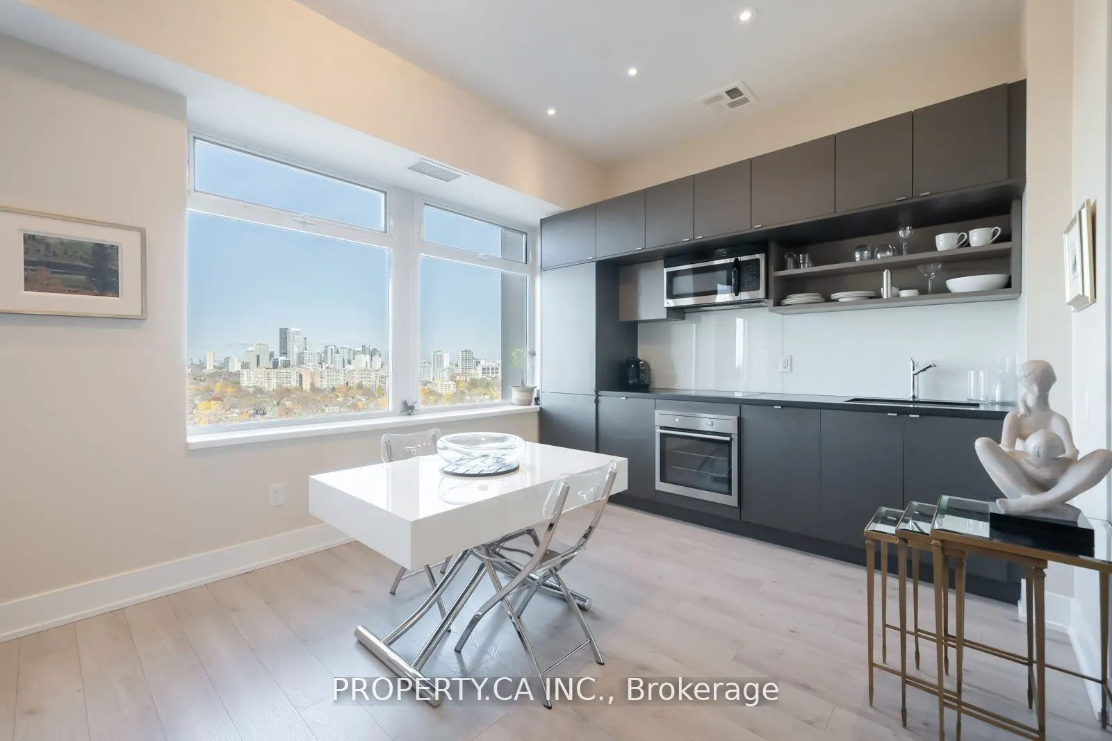 111 St Clair Avenue W, #1728