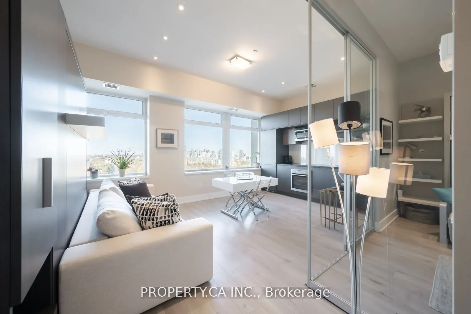 111 St Clair Avenue W, #1728