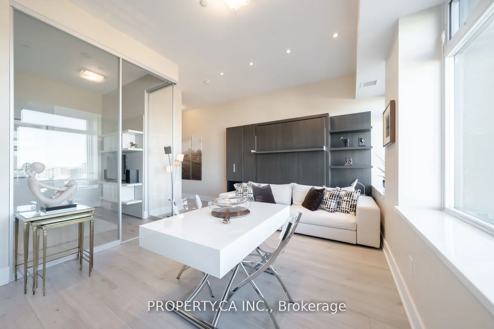 111 St Clair Avenue W, #1728