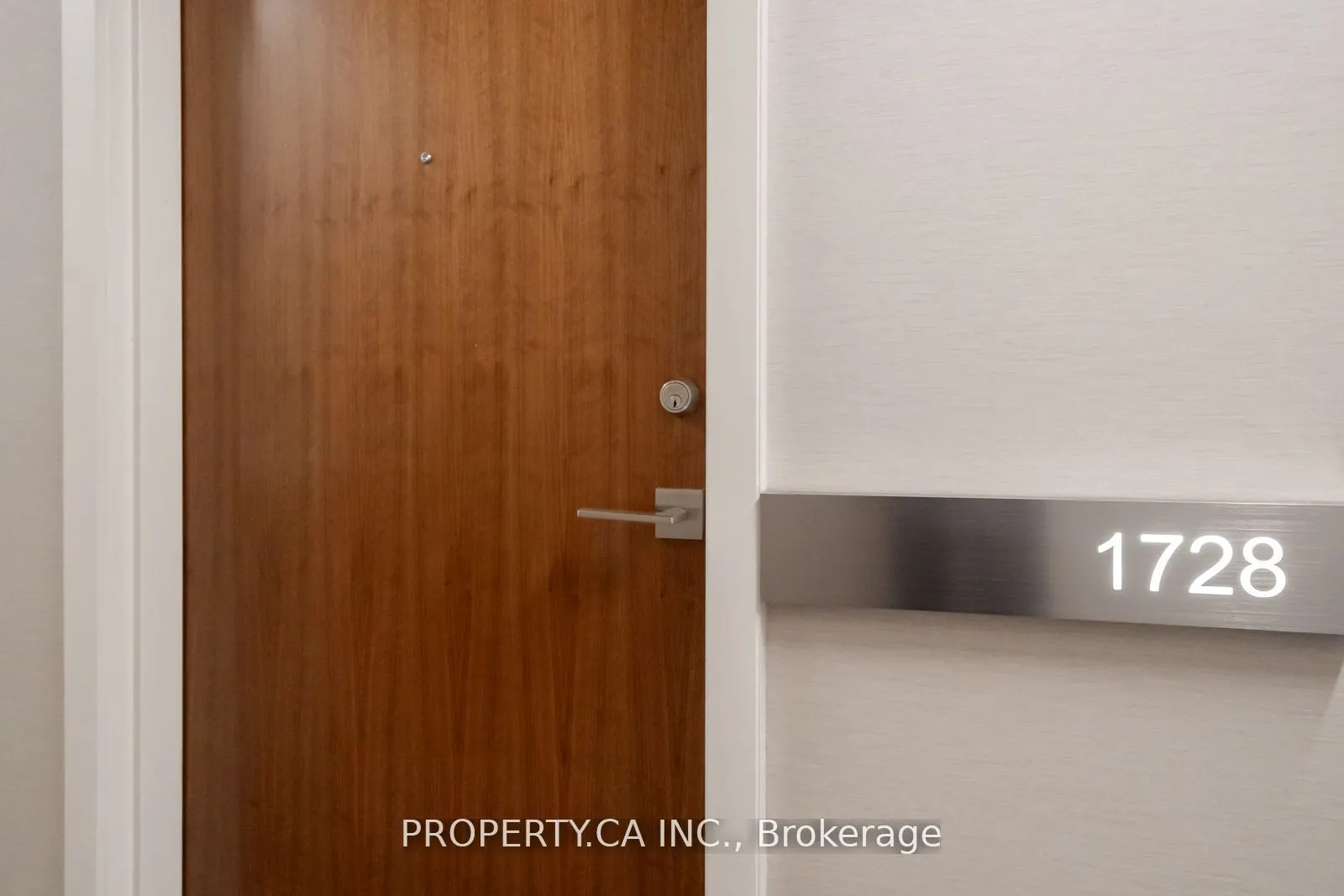 111 St Clair Avenue W, #1728