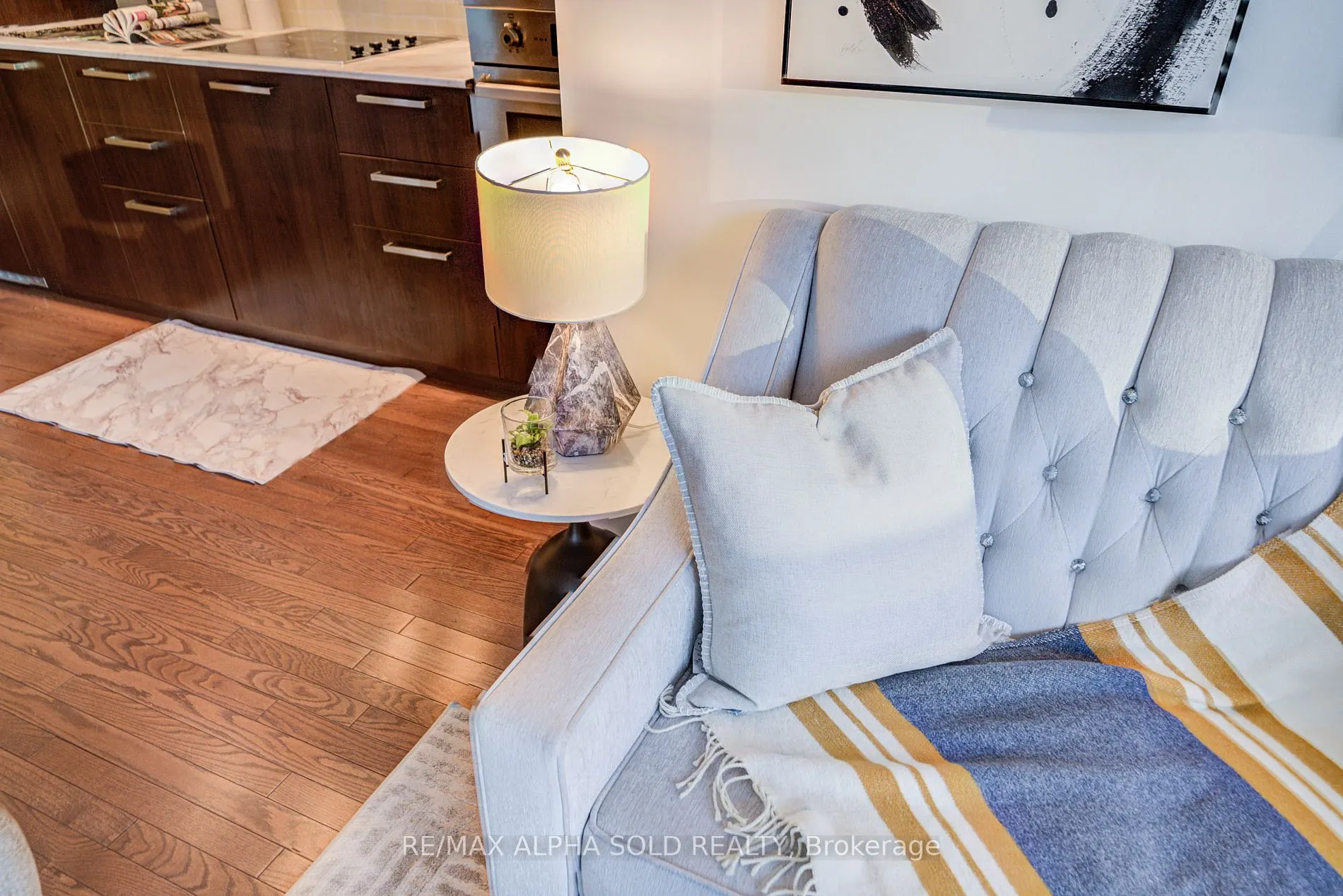 12 York St, #707
