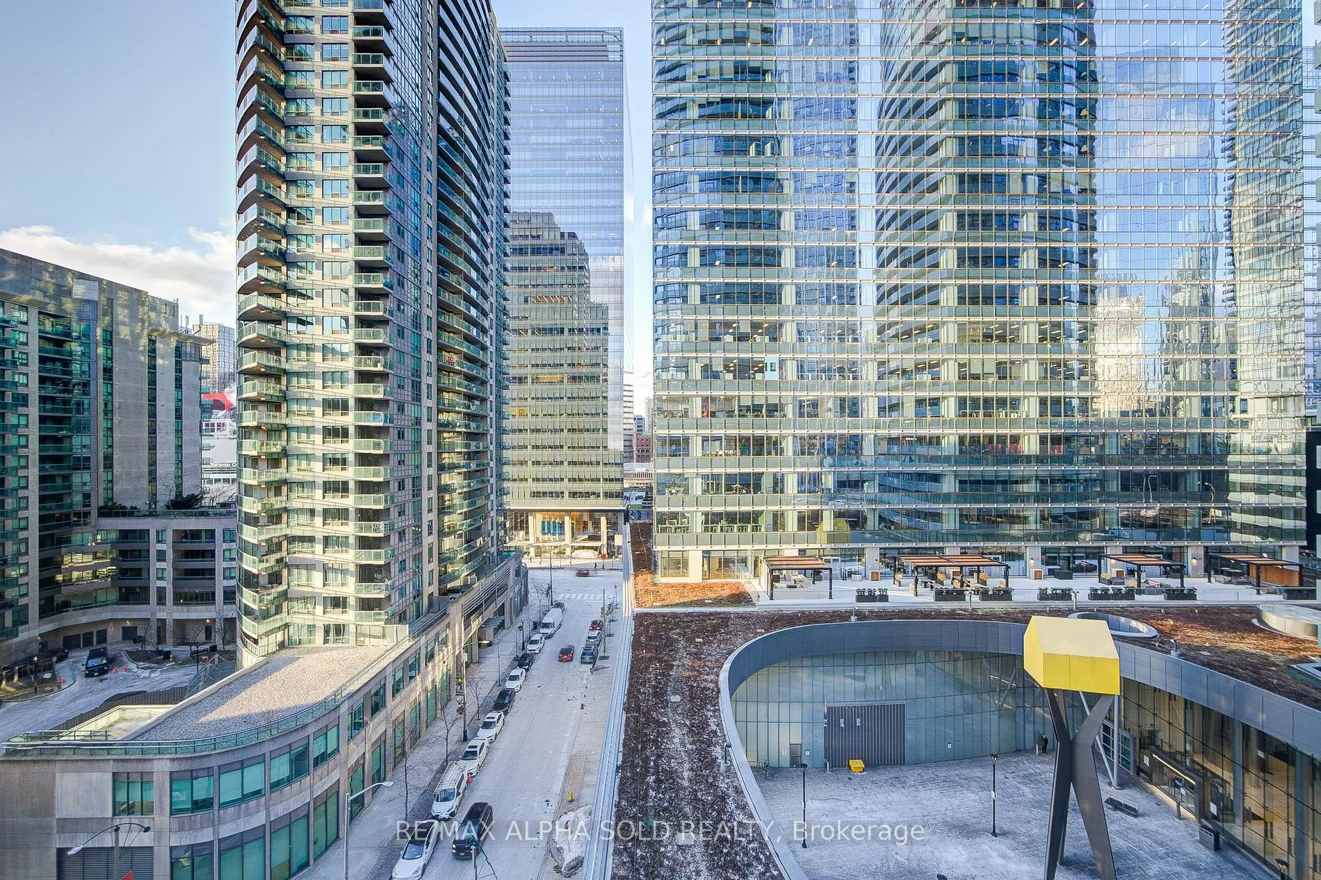 12 York St, #707