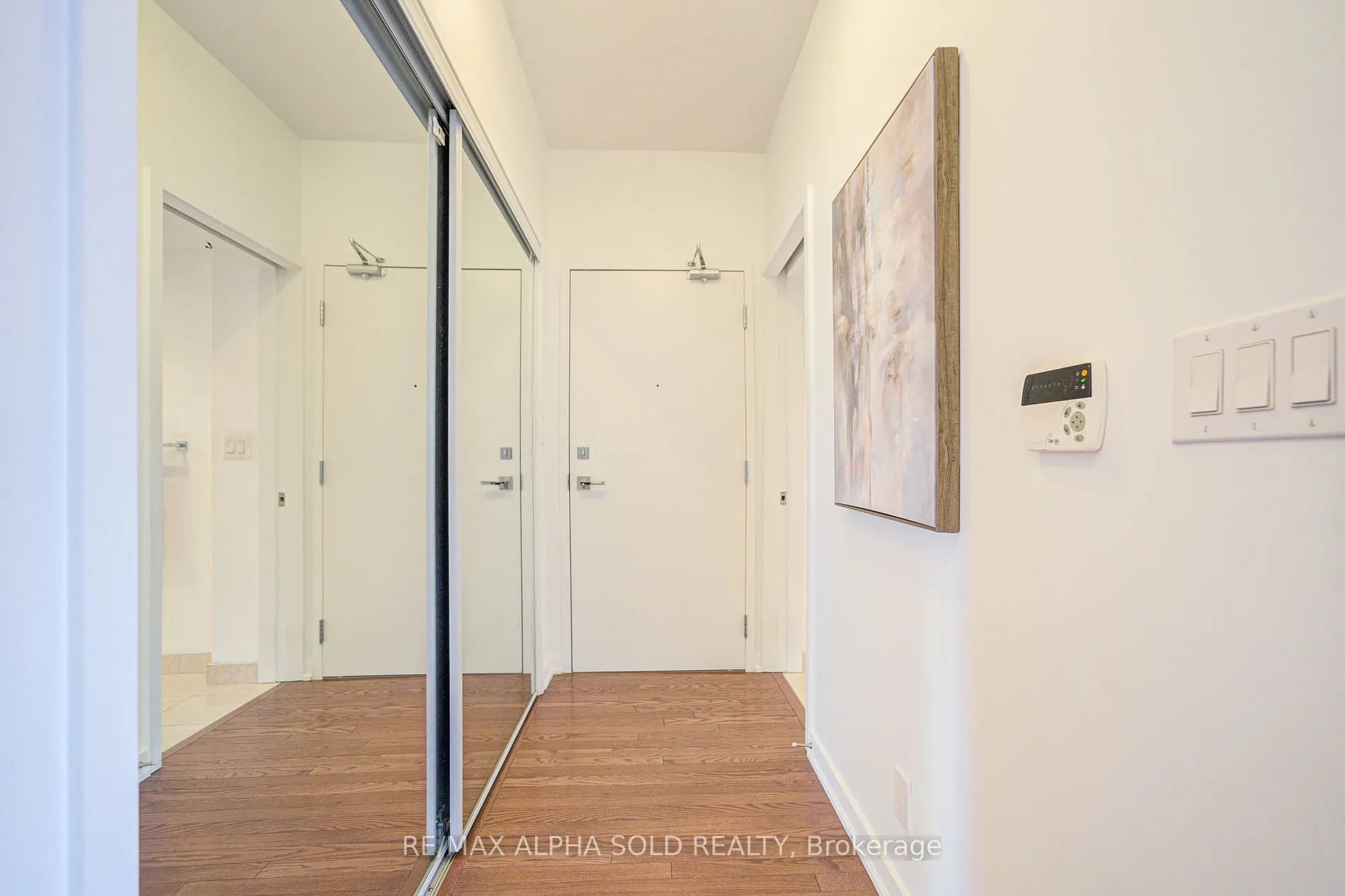12 York St, #707