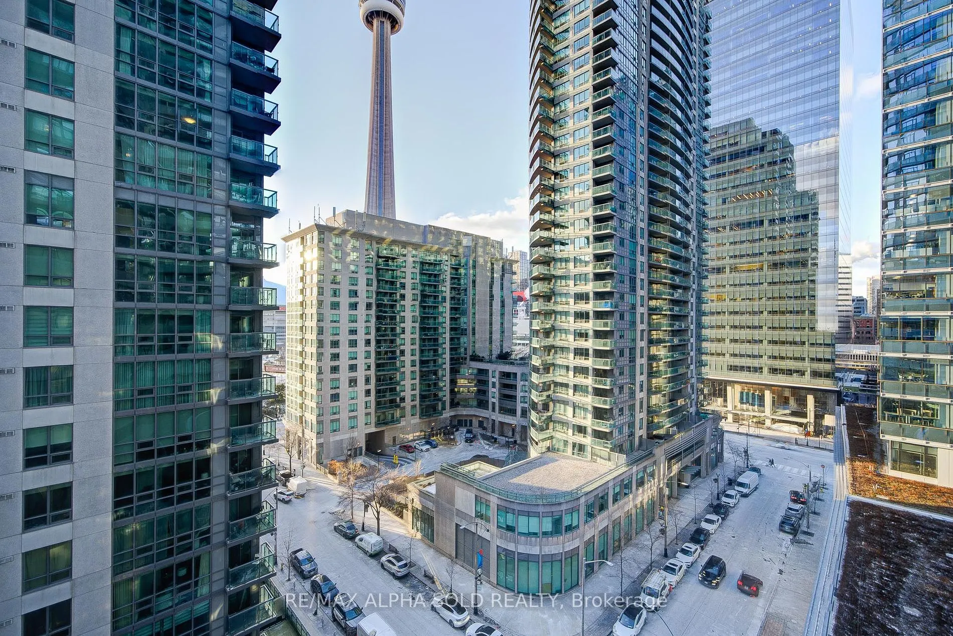 12 York St, #707