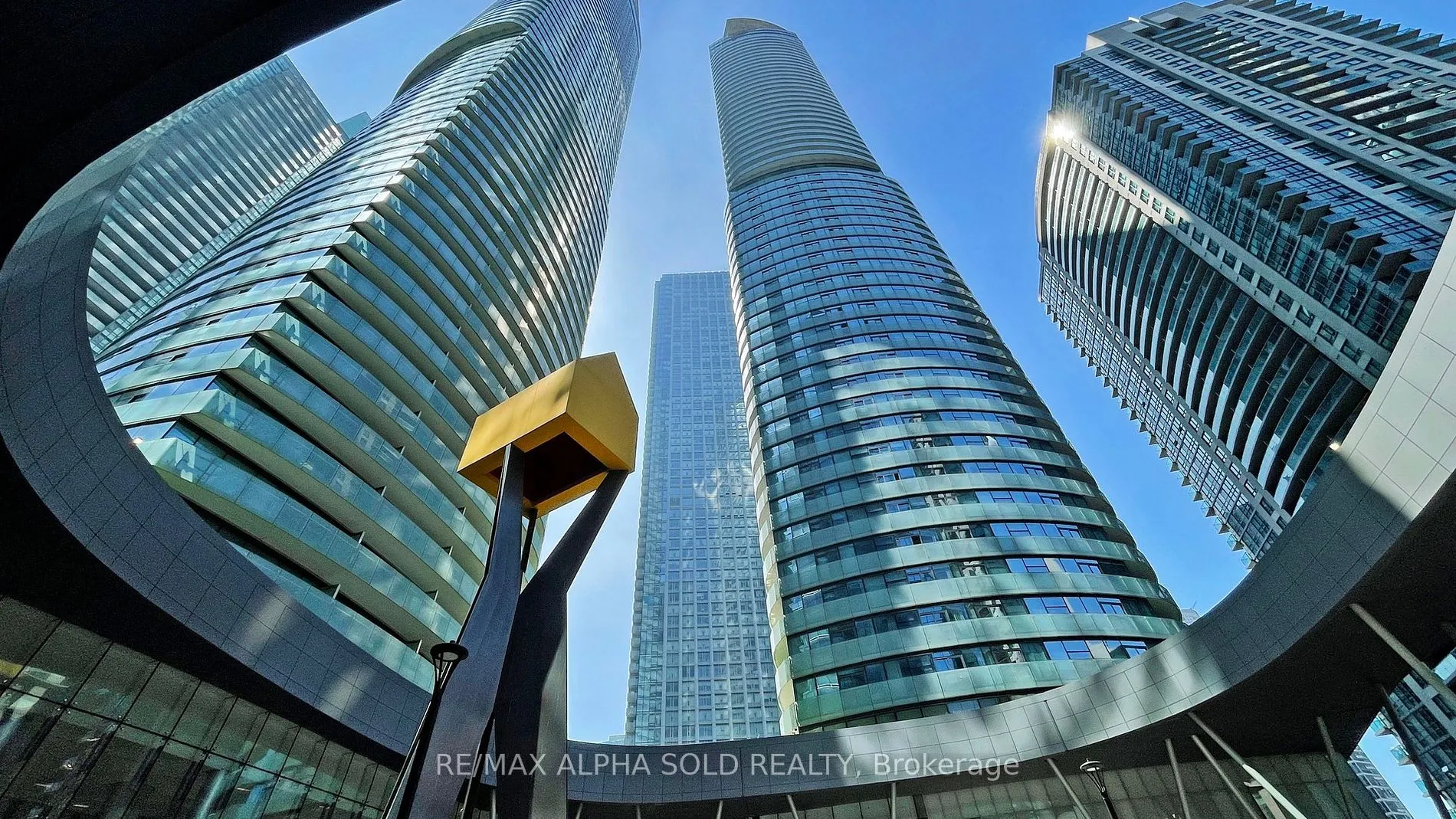 12 York St, #707