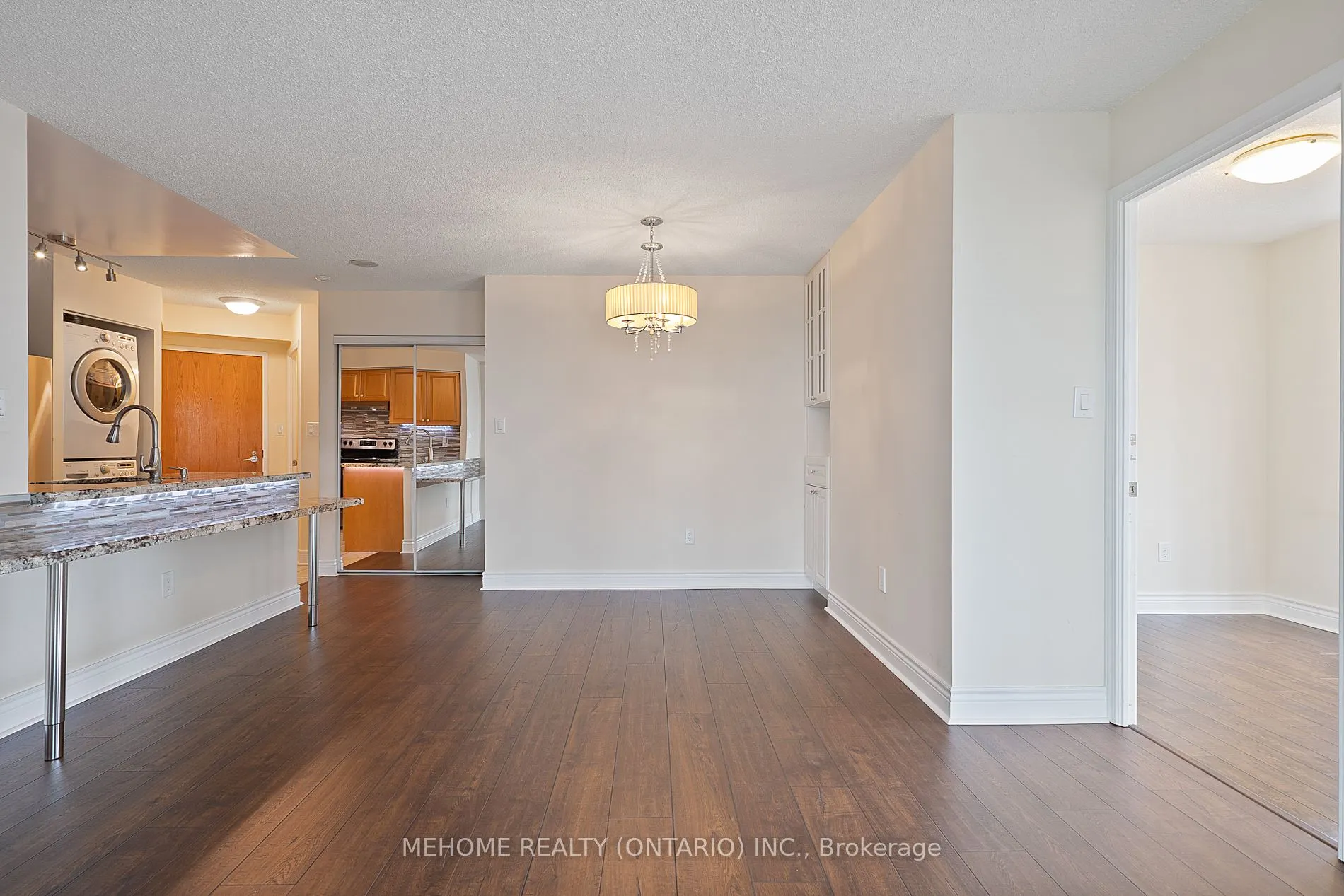 7 Lorraine Dr, #2303