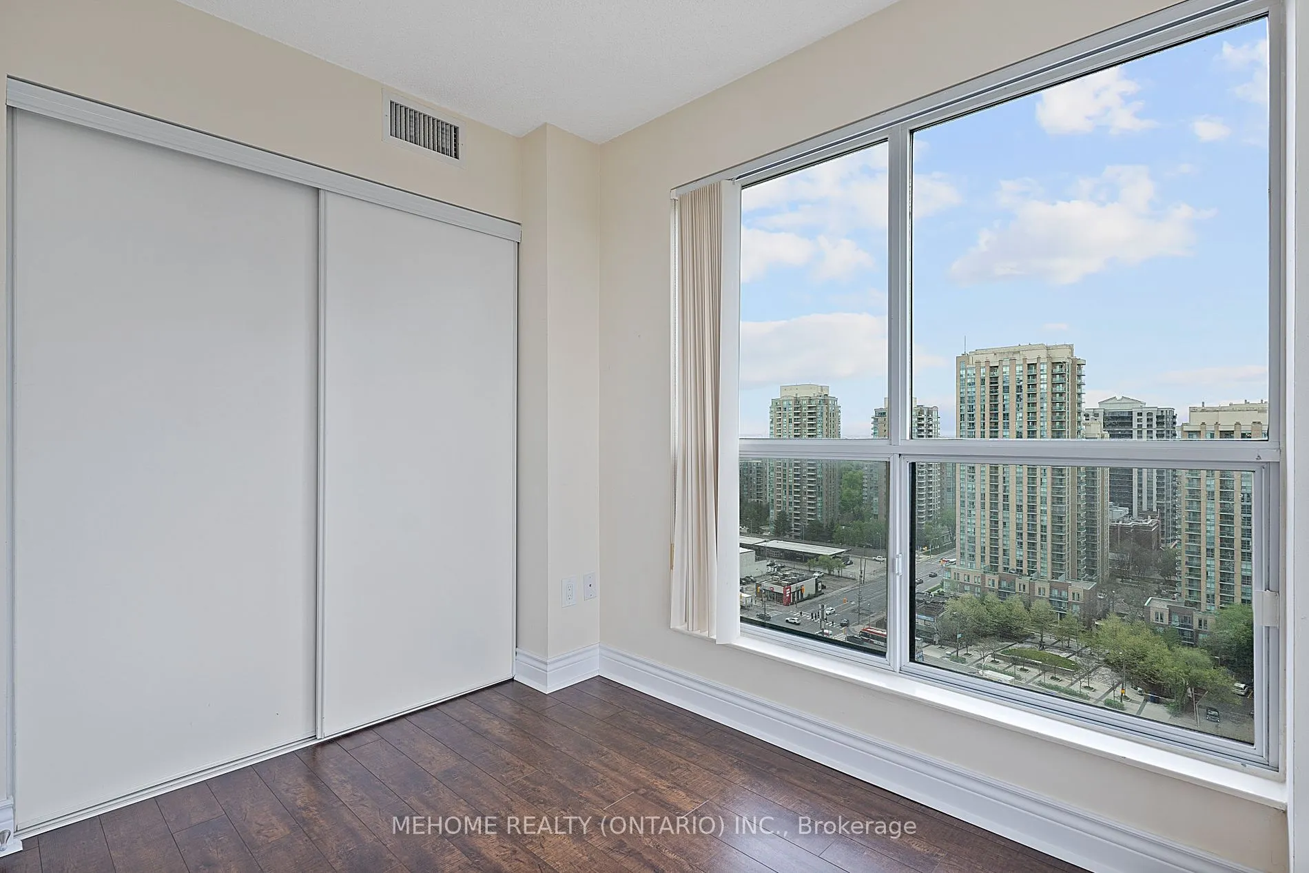 7 Lorraine Dr, #2303