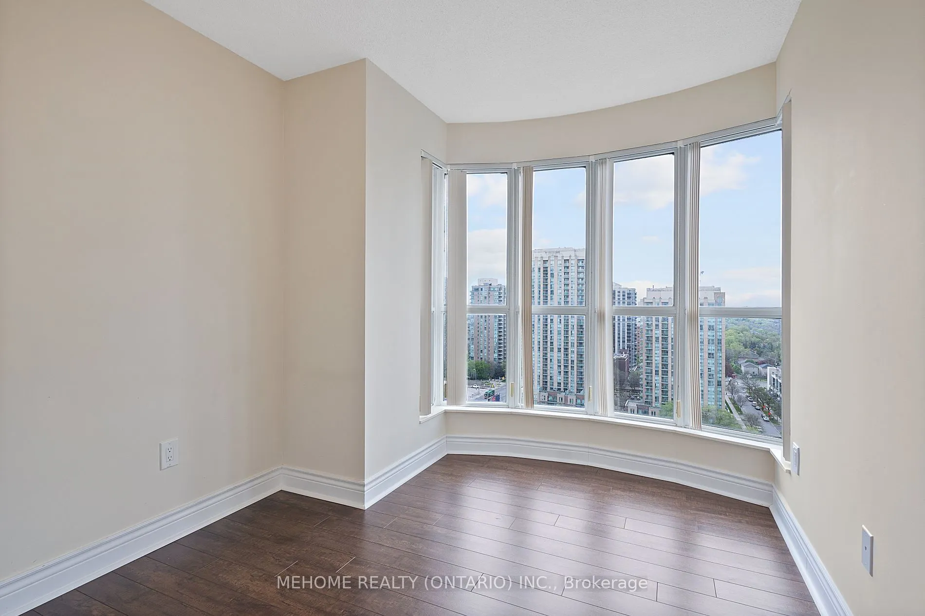 7 Lorraine Dr, #2303