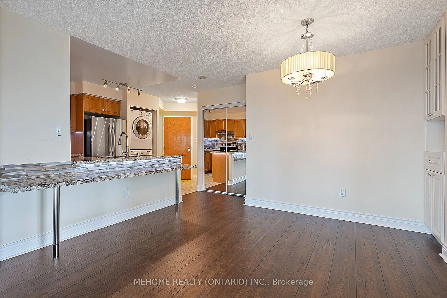 7 Lorraine Dr, #2303