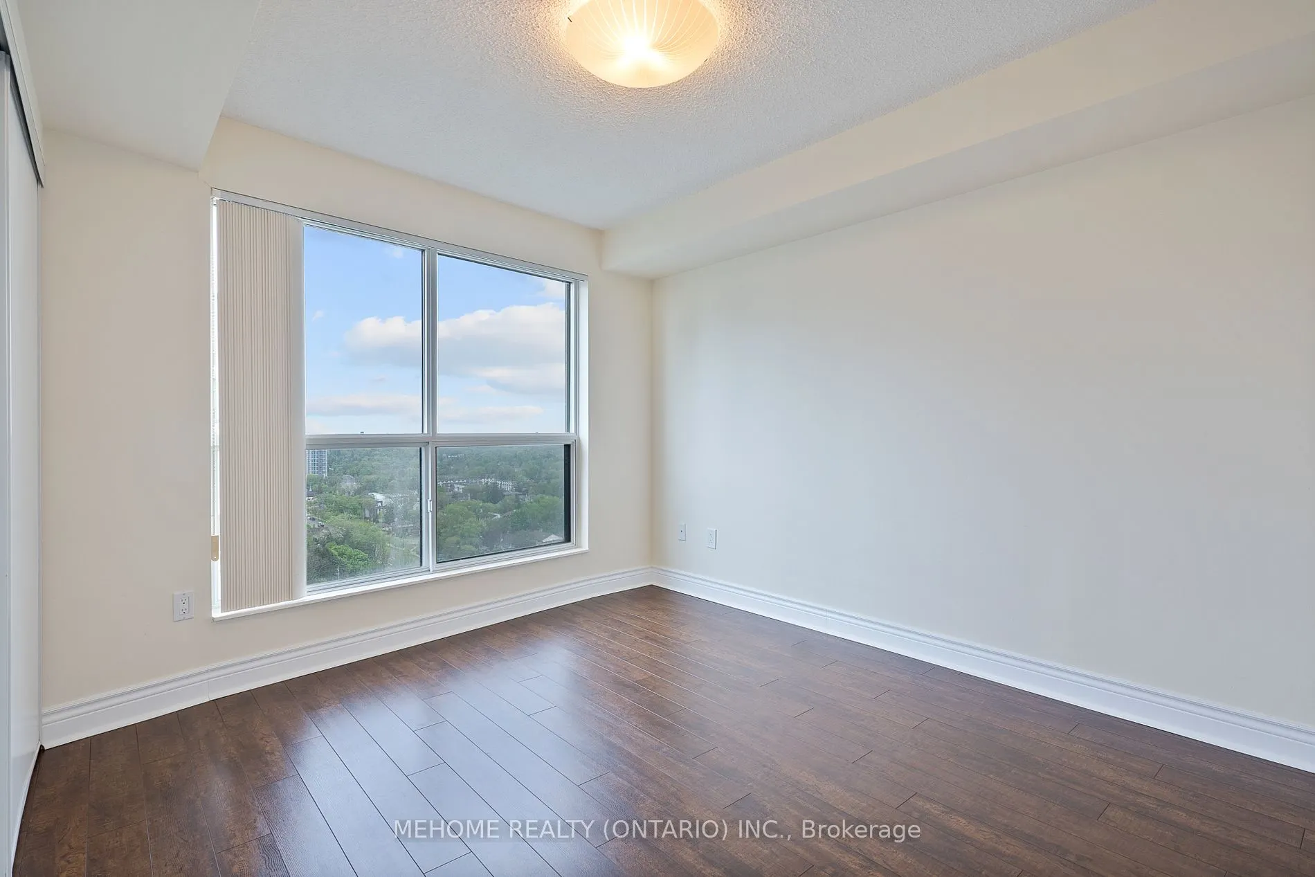 7 Lorraine Dr, #2303