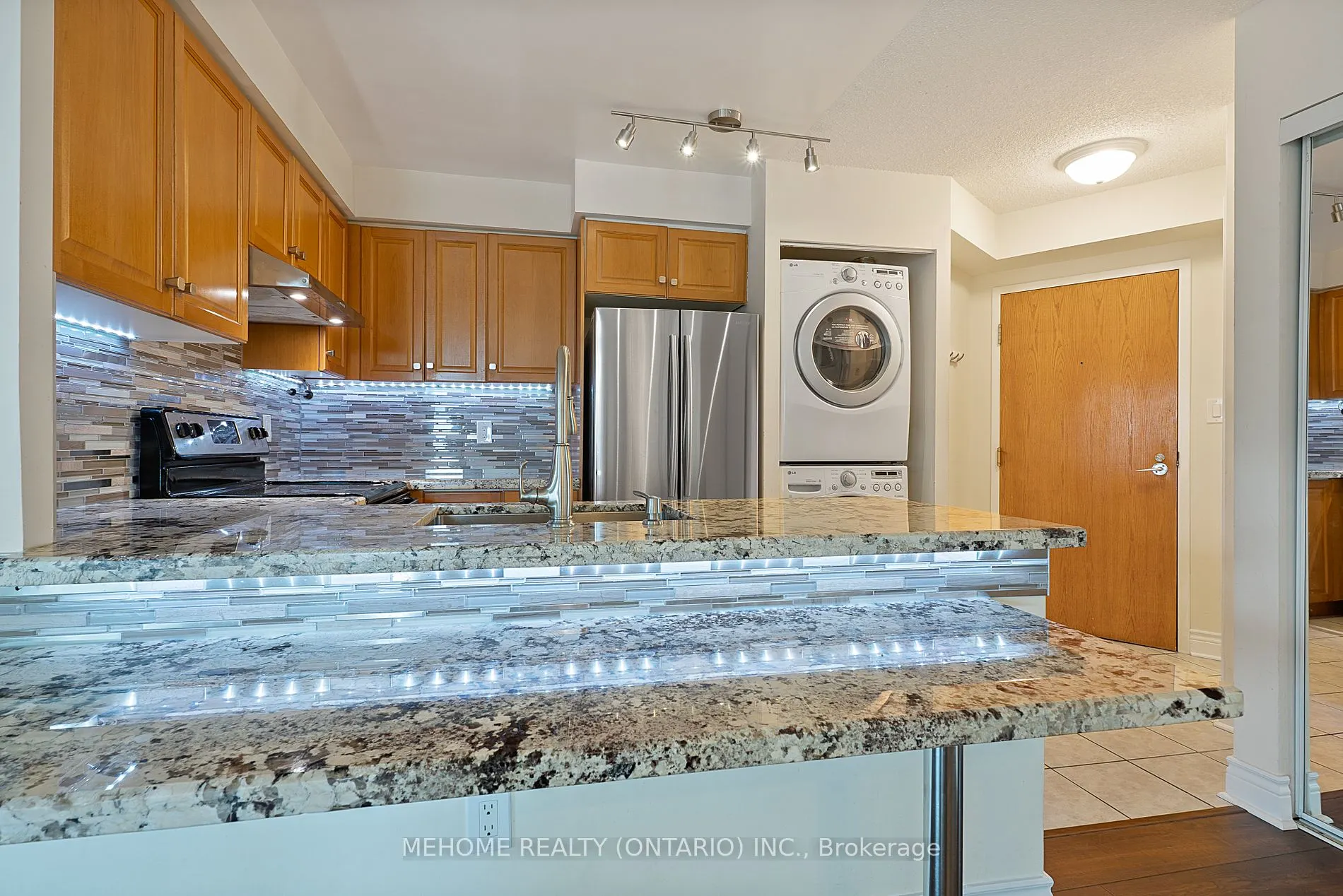 7 Lorraine Dr, #2303