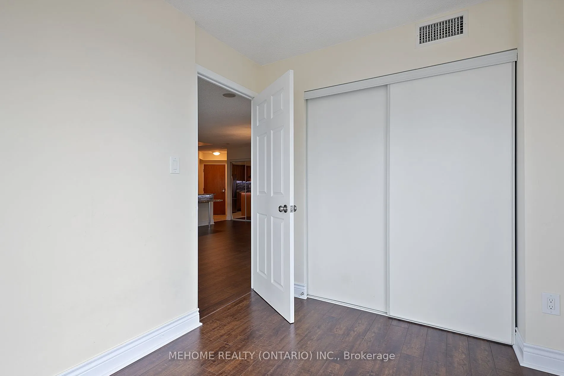 7 Lorraine Dr, #2303