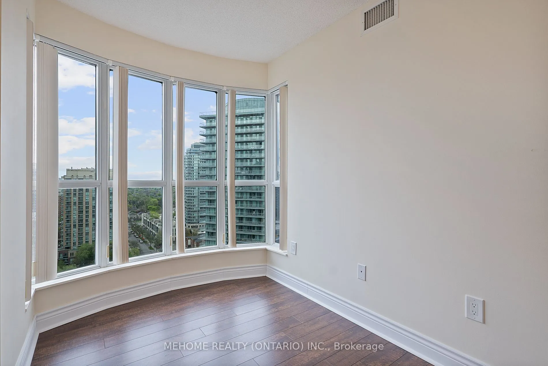 7 Lorraine Dr, #2303