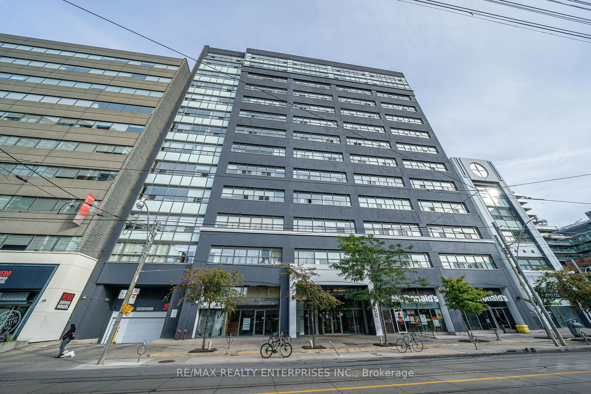 700 King St W, #515