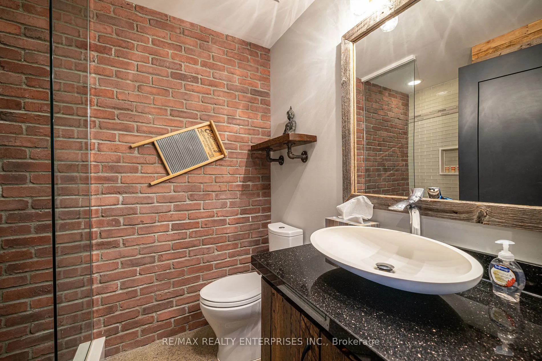 700 King St W, #515