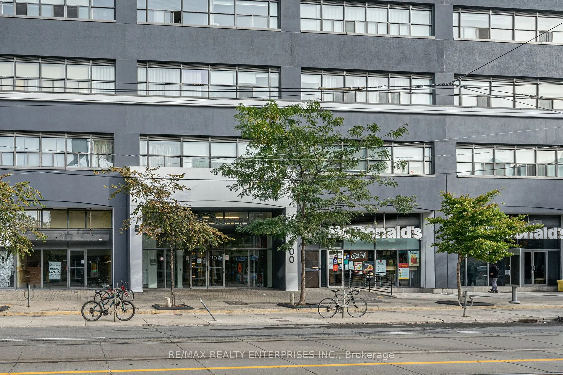700 King St W, #515