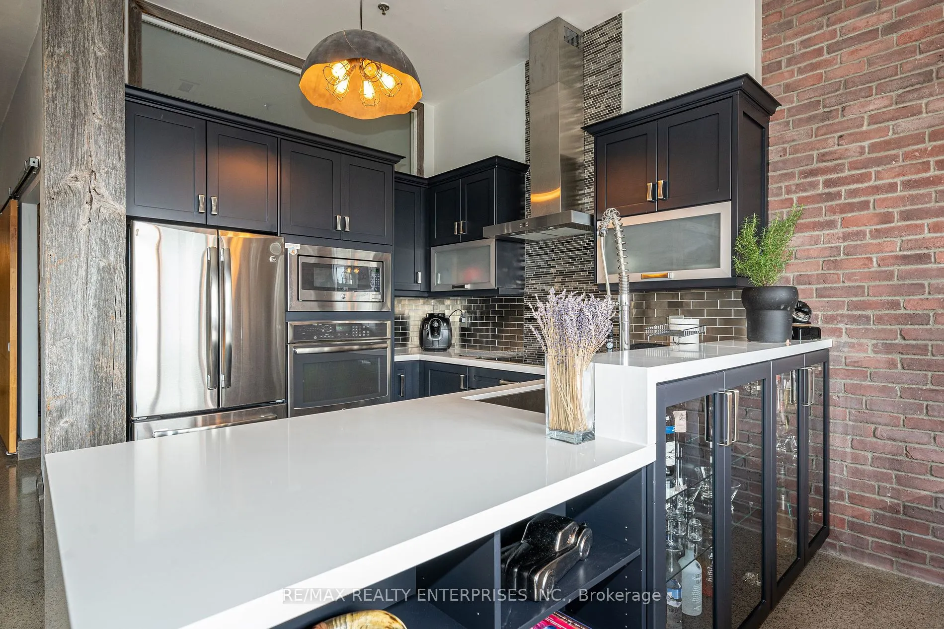 700 King St W, #515