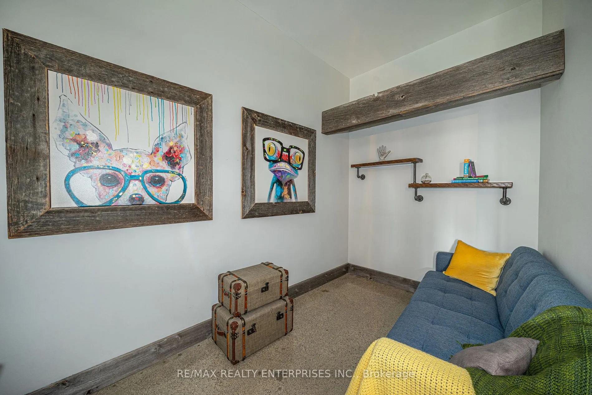 700 King St W, #515
