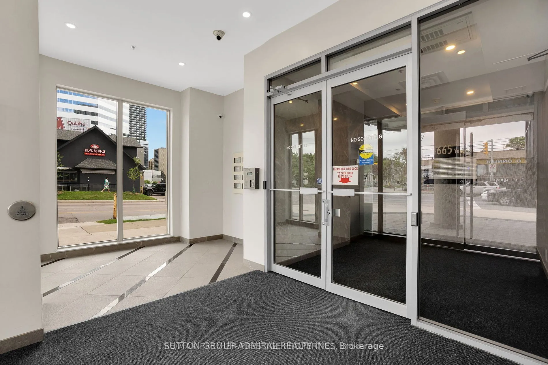 4665 Yonge St, #301