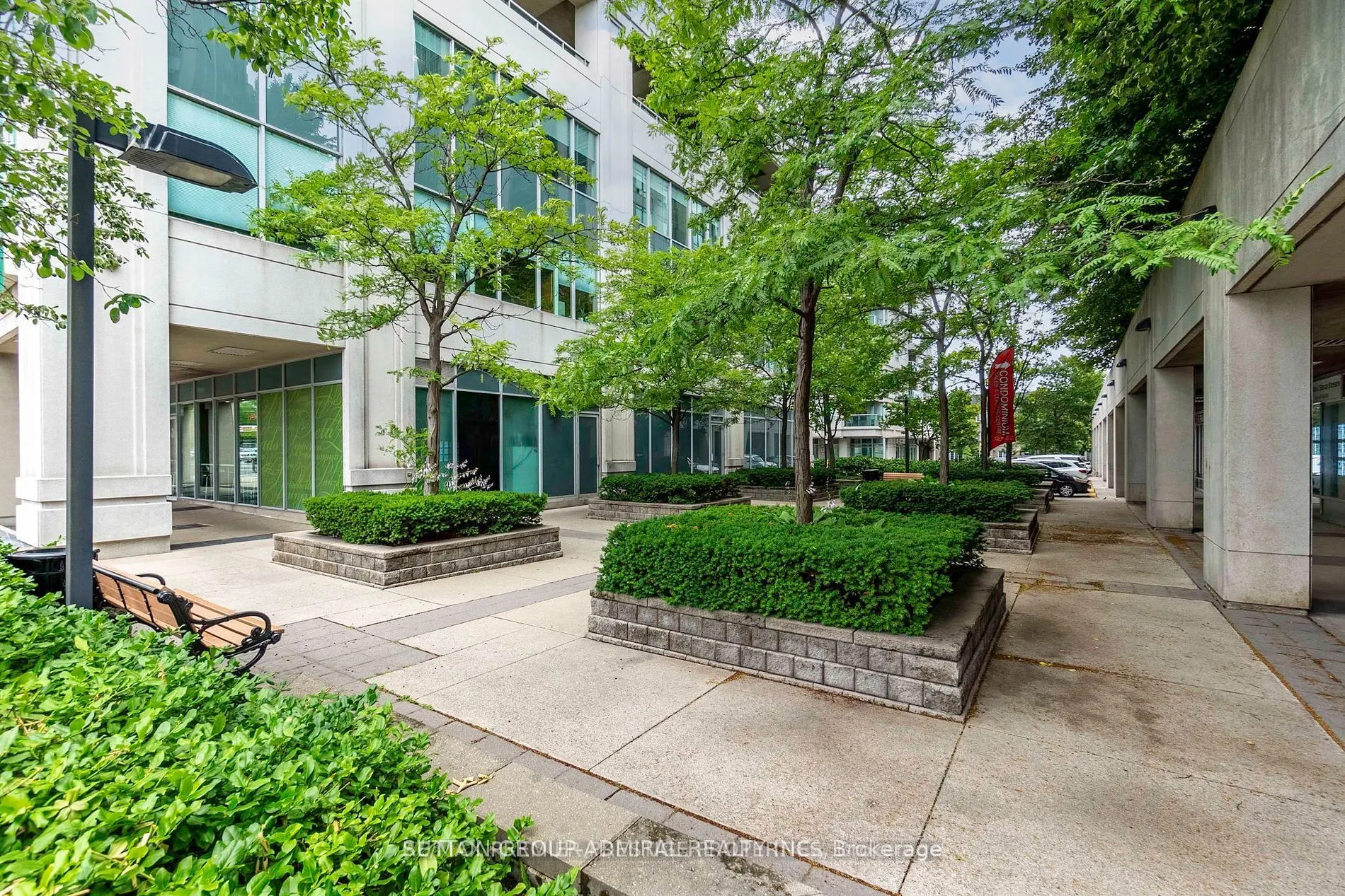 4665 Yonge St, #301