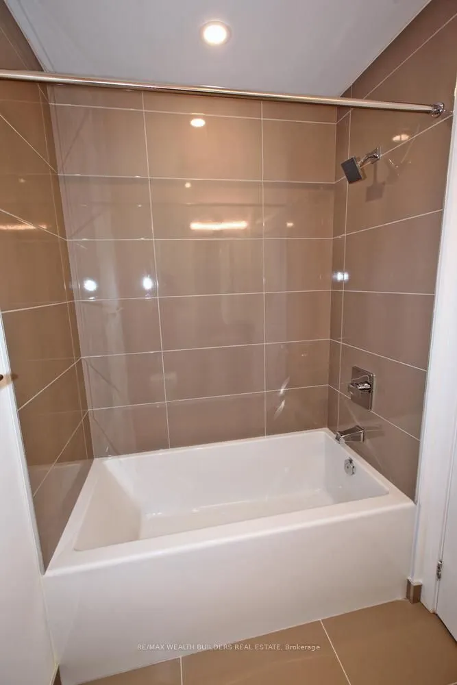 395 Bloor St E, #3504