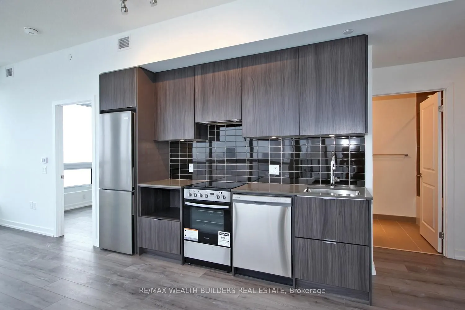 395 Bloor St E, #3504