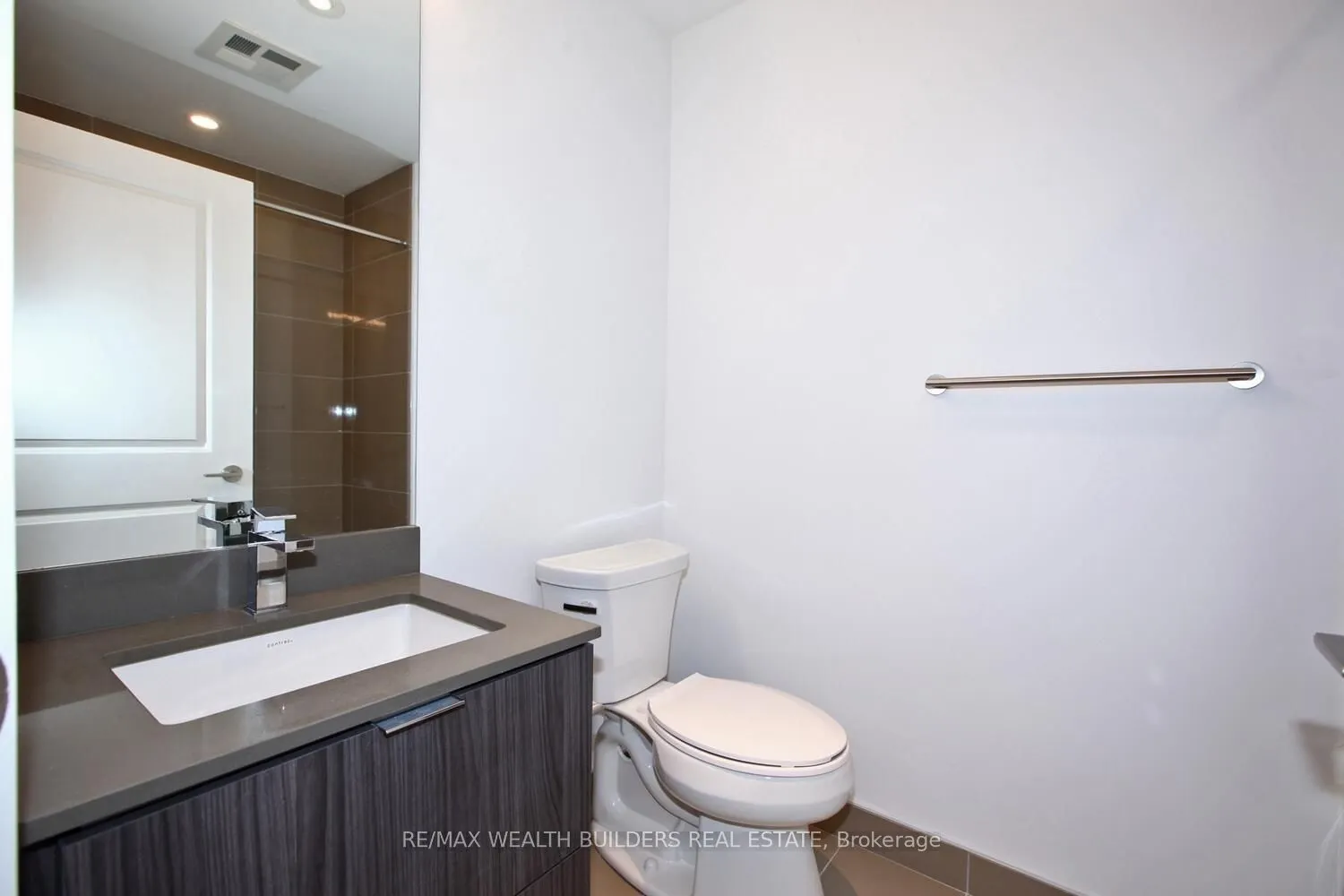395 Bloor St E, #3504