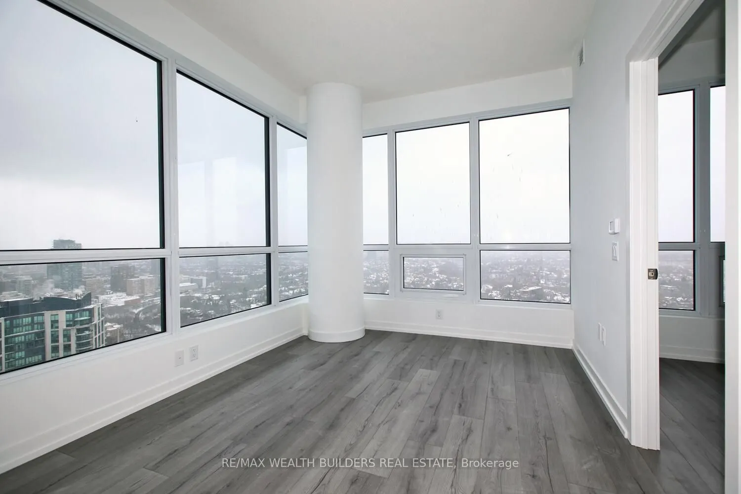 395 Bloor St E, #3504
