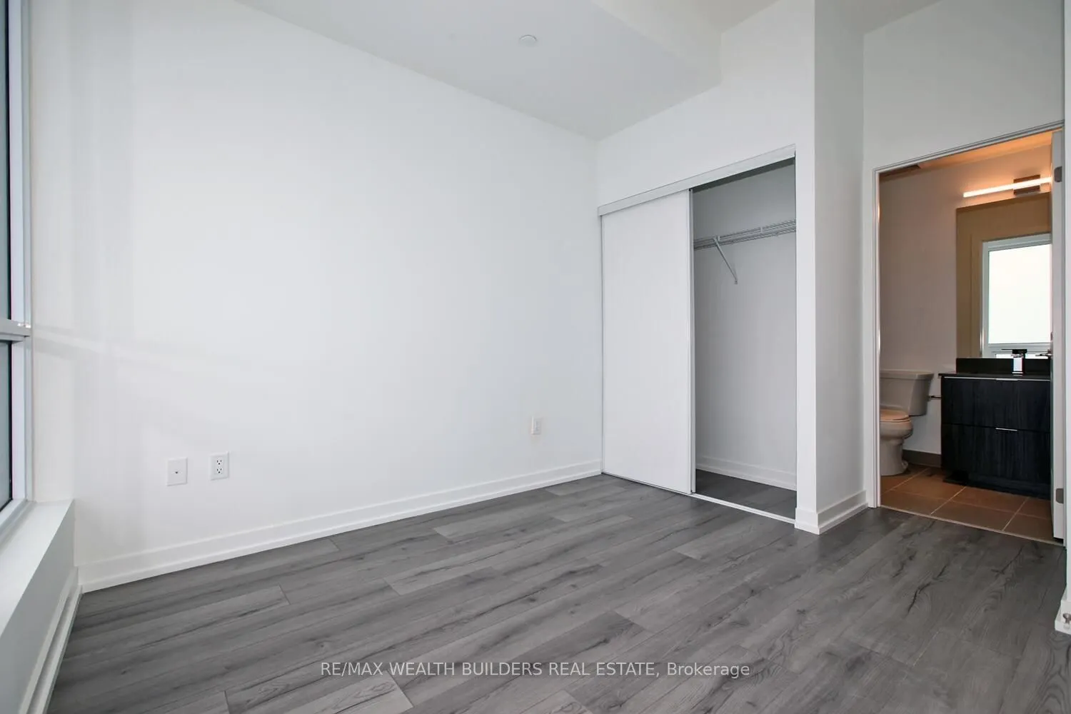 395 Bloor St E, #3504